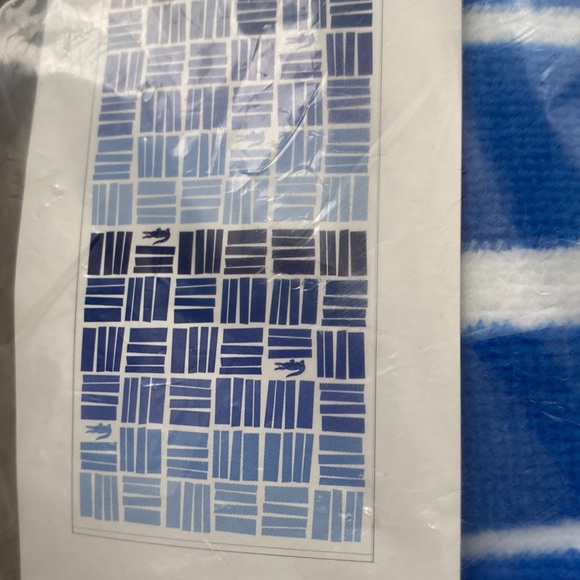 Lacoste beach towel - Picture 2 of 4